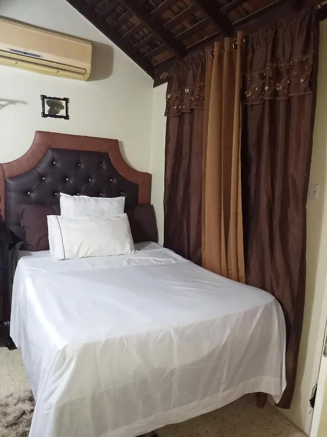 Barbican Cozy Flat At Dillsbury Kingston Bed & Breakfast