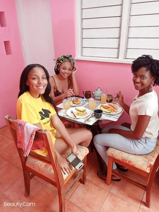 Bed & Breakfast Barbican Cozy Flat At Dillsbury Kingston